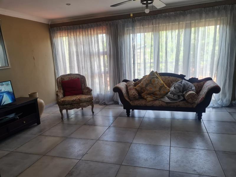 5 Bedroom Property for Sale in Uitsig Free State
